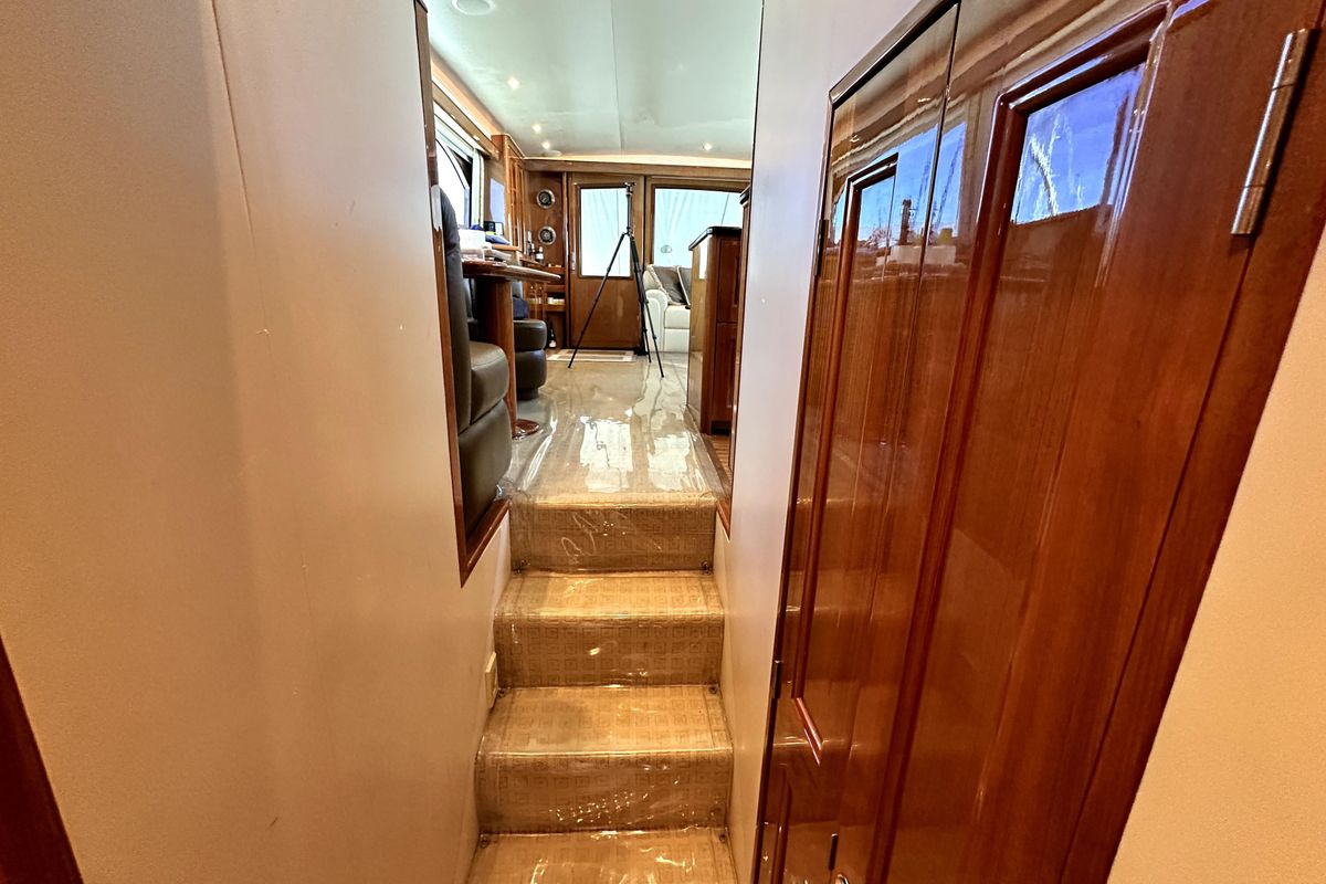2003 Viking 63 