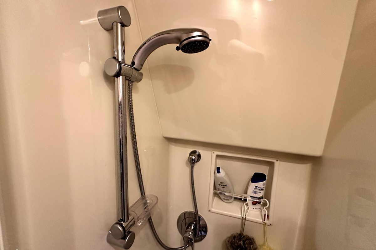 2003 Viking 63 