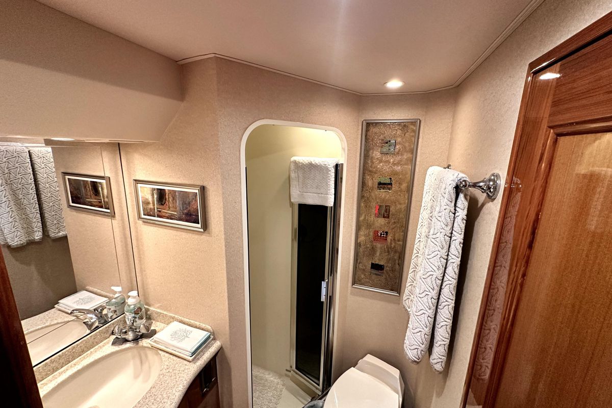 2003 Viking 63 