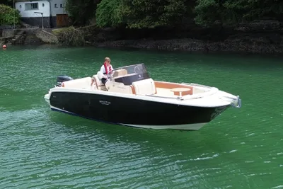 2016 Invictus 270 FX
