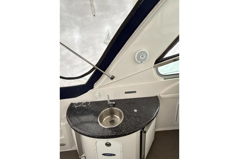  Yacht Photos Pics 2007 Four Winns 378 Vista boat interior with sink and countertop.