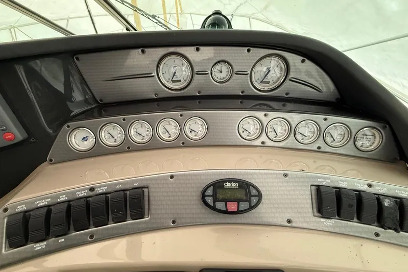  Yacht Photos Pics Dashboard of 2007 Four Winns 378 Vista boat with gauges and controls.