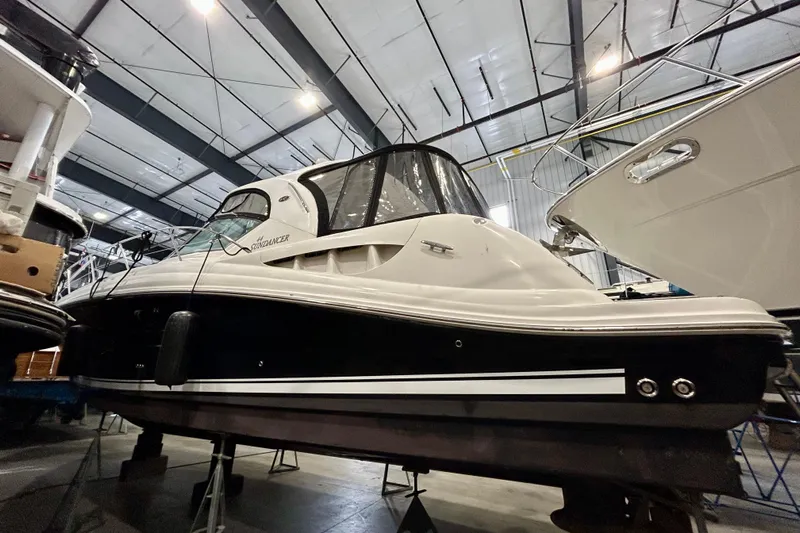  Yacht Photos Pics 2008 Sea Ray 44 Sundancer yacht in indoor storage, side view.