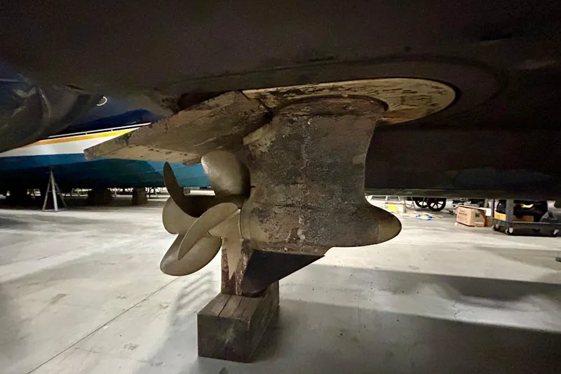  Yacht Photos Pics Propeller of 2008 Sea Ray 44 Sundancer yacht in a storage facility.