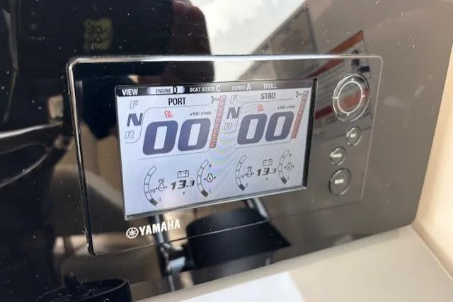 Syd Fishes Yacht Photos Pics Yamaha display panel on 2017 Pursuit OS 325 Offshore boat, showing engine data.