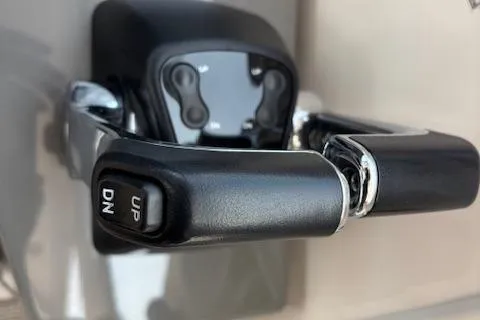 Syd Fishes Yacht Photos Pics Close-up of 2017 Pursuit OS 325 Offshore boat throttle control lever.