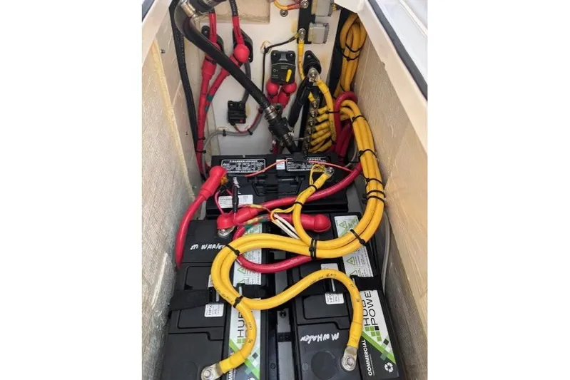 Syd Fishes Yacht Photos Pics Electrical wiring and battery setup in 2017 Pursuit OS 325 Offshore boat.