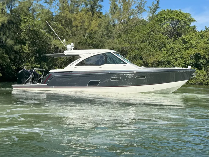 Aseage Yacht Photos Pics 