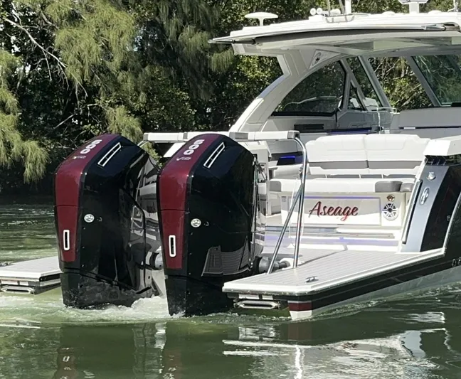 Aseage Yacht Photos Pics 2022 Formula 380 Super Sport Crossover OB with dual outboard engines on water.