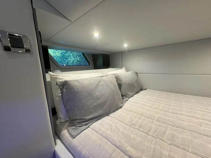 Aseage Yacht Photos Pics 2022 Formula 380 Super Sport Crossover OB cabin with cozy bed and modern design.