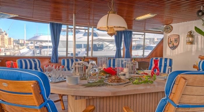 1982-175-6-husumer-schiffswerft-displacement-twin-screw-motor-yacht