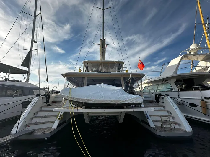 Isola Yacht Photos Pics 