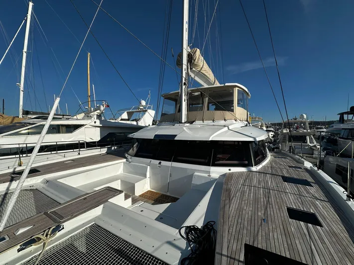 Isola Yacht Photos Pics fountaine pajot samana 59 bow