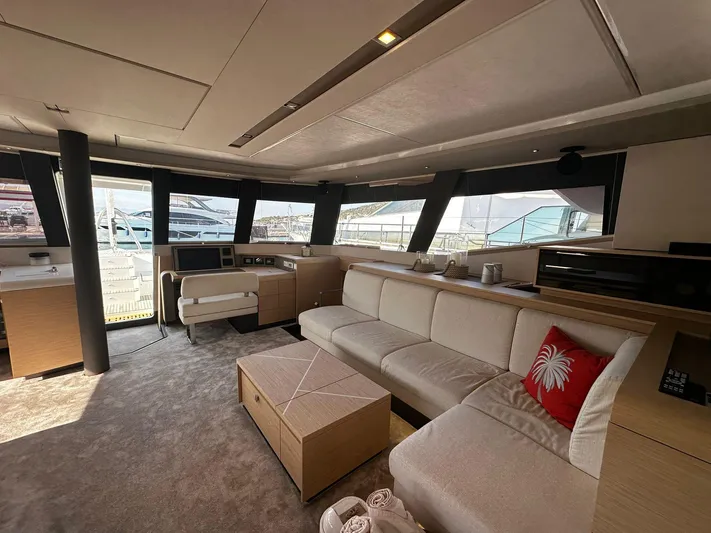 Isola Yacht Photos Pics fountaine pajot samana 59 saloon