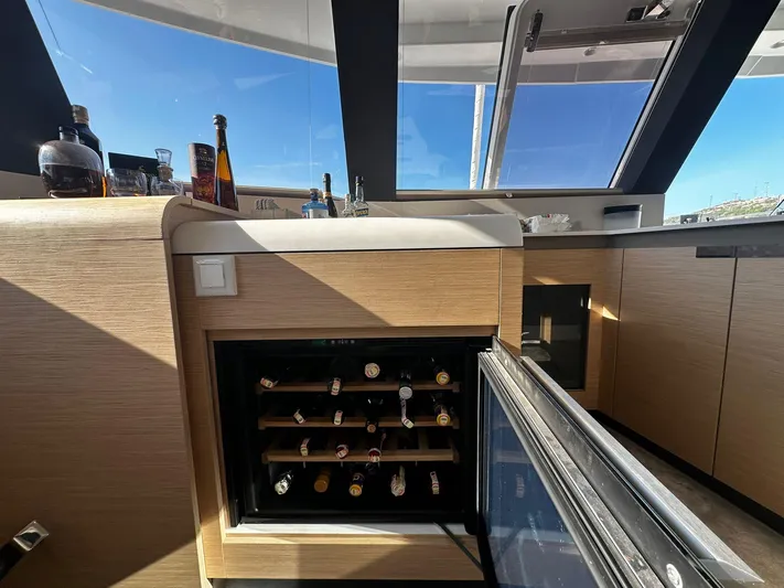 Isola Yacht Photos Pics fountaine pajot samana 59 wine bottle