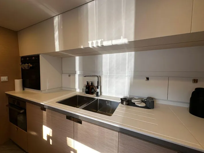 Isola Yacht Photos Pics fountaine pajot samana 59 galley