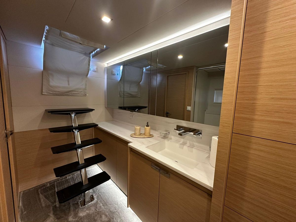 2024 Fountaine Pajot 61 