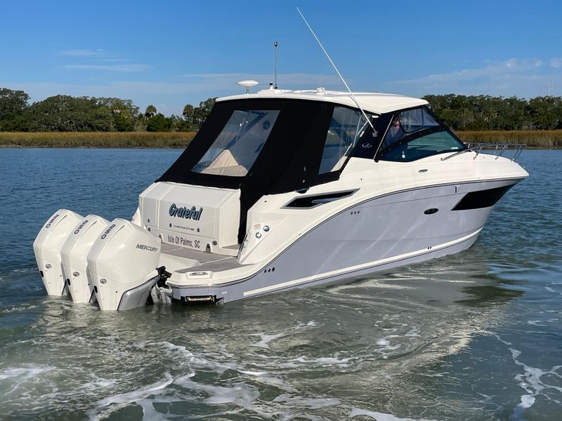 2022 Sea Ray 320 SUNDANCER 3X OUTBOARDS