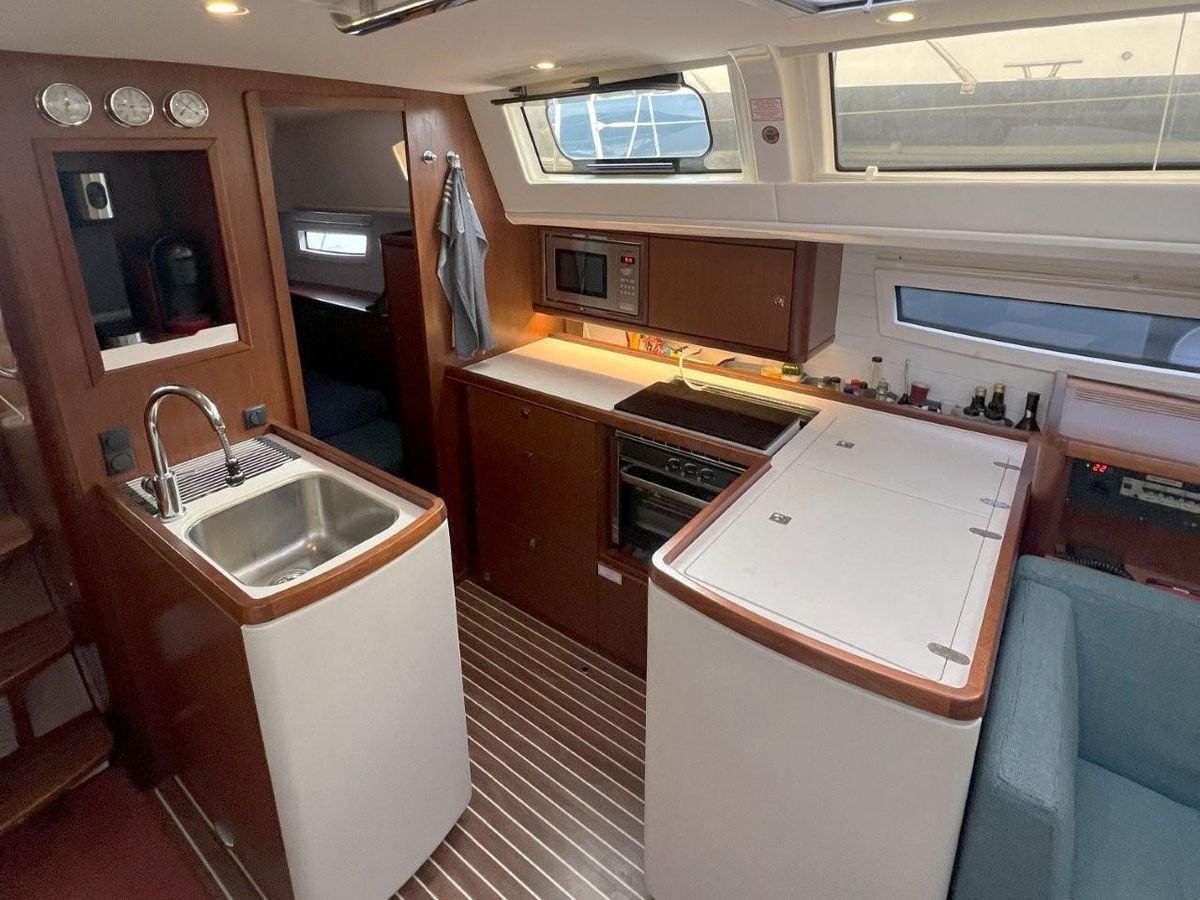 2017 Bavaria 46 