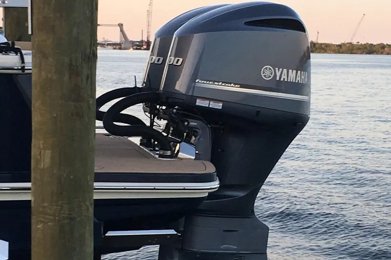 The Last Resort Yacht Photos Pics 