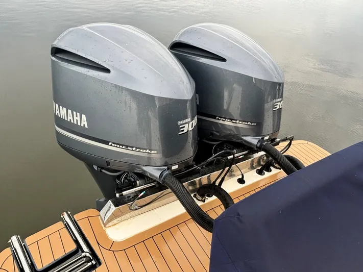 The Last Resort Yacht Photos Pics 