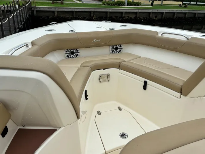 The Last Resort Yacht Photos Pics 