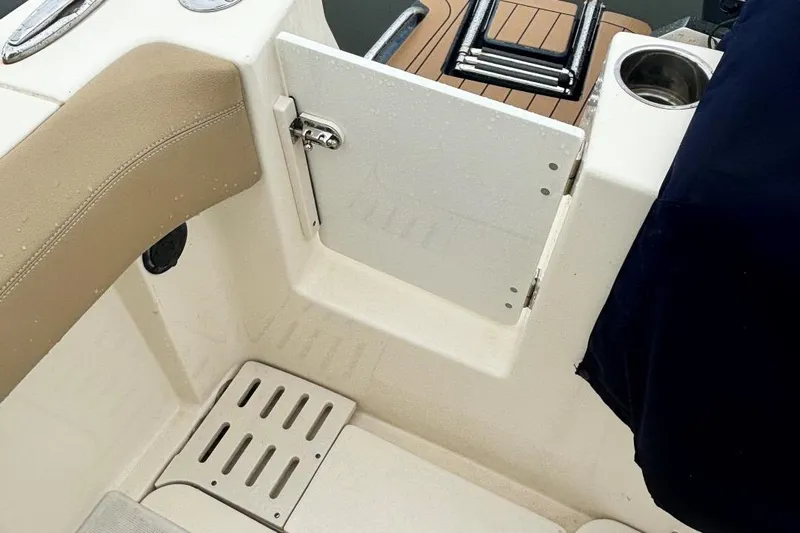 The Last Resort Yacht Photos Pics 