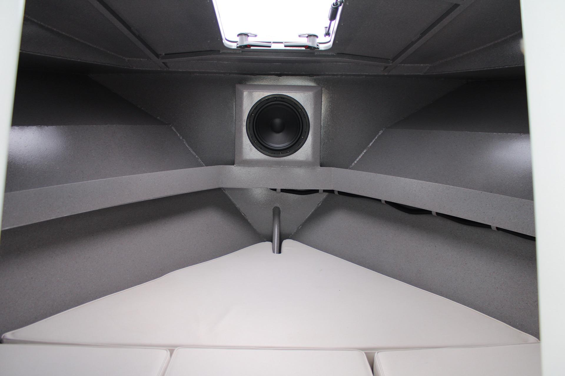 27' 2024 Genesis Craft 2700 Cuddy Cabin