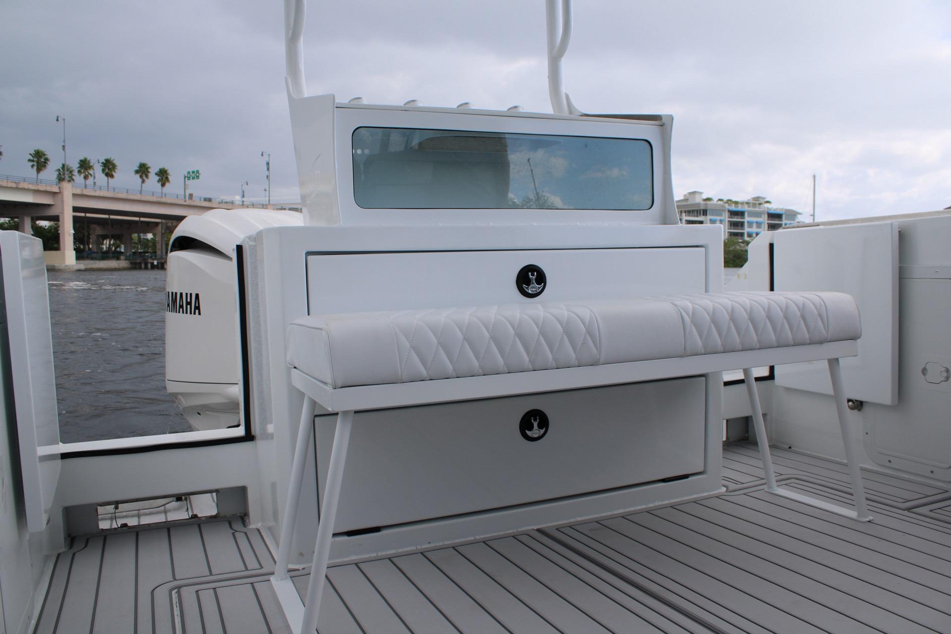 27' 2024 Genesis Craft 2700 Cuddy Cabin