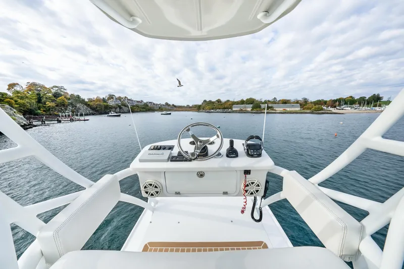 Liberado Yacht Photos Pics Tower Helm Overview