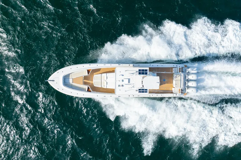 Liberado Yacht Photos Pics Running, Overview