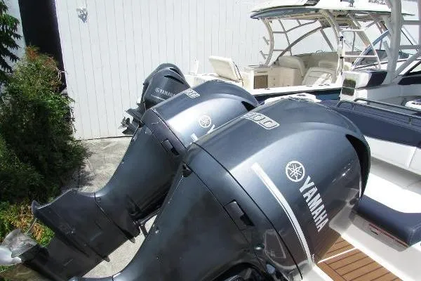 317-147 Brokerage Ray Yacht Photos Pics 2018 Robalo R317 Dual Console with Yamaha outboard engines, docked and ready for adventure.