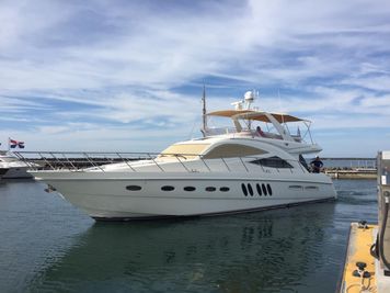 Sealine T60