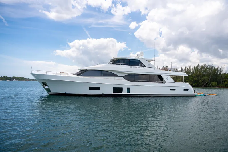 Zephyr Yacht Photos Pics Ocean Alexander 100 Zephyr-Profile