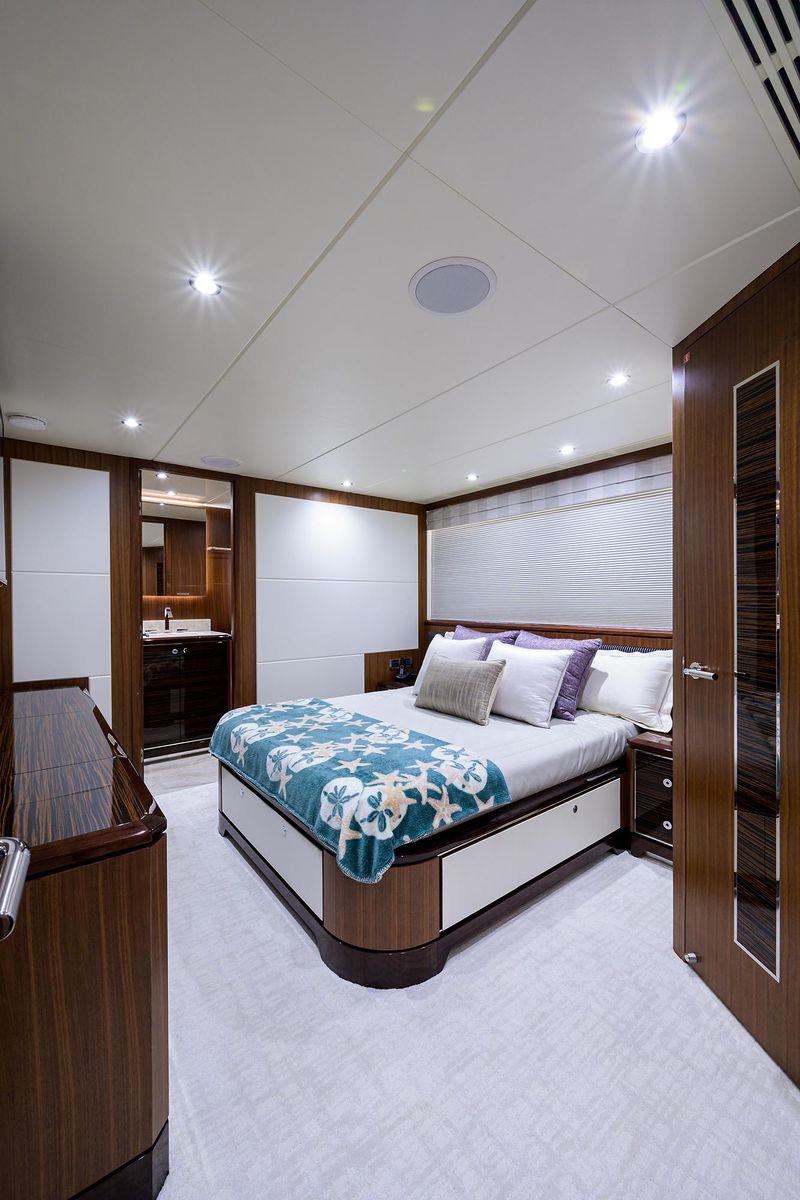 2019 Ocean Alexander 100 