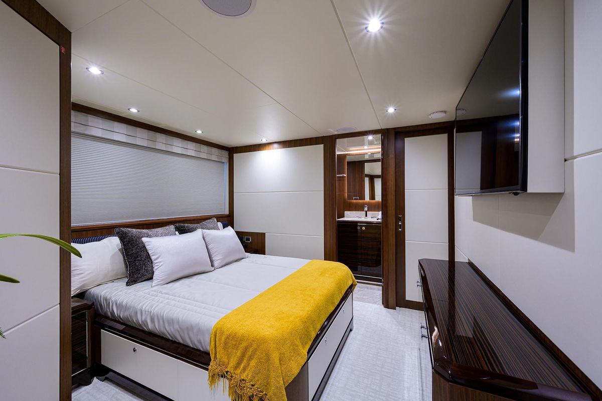 2019 Ocean Alexander 100 