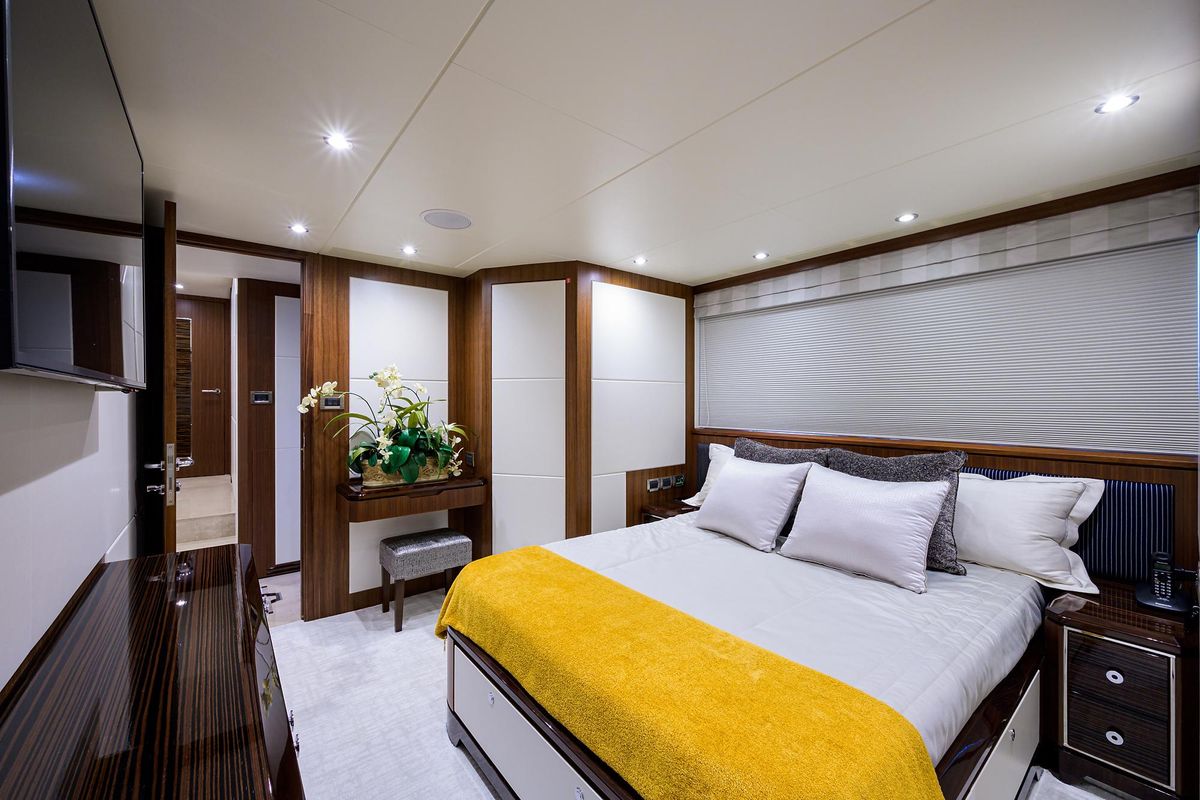 2019 Ocean Alexander 100 