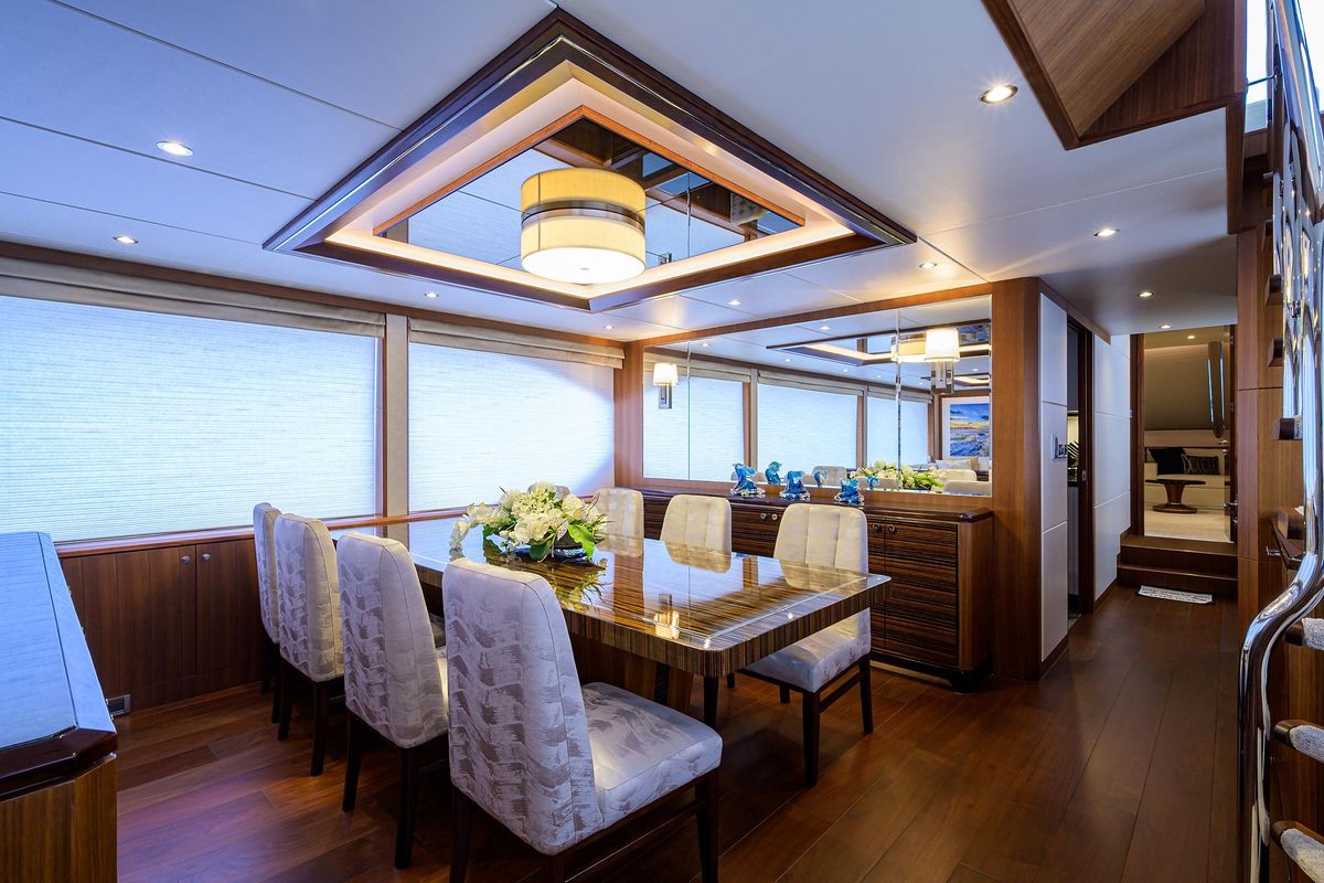 2019 Ocean Alexander 100 