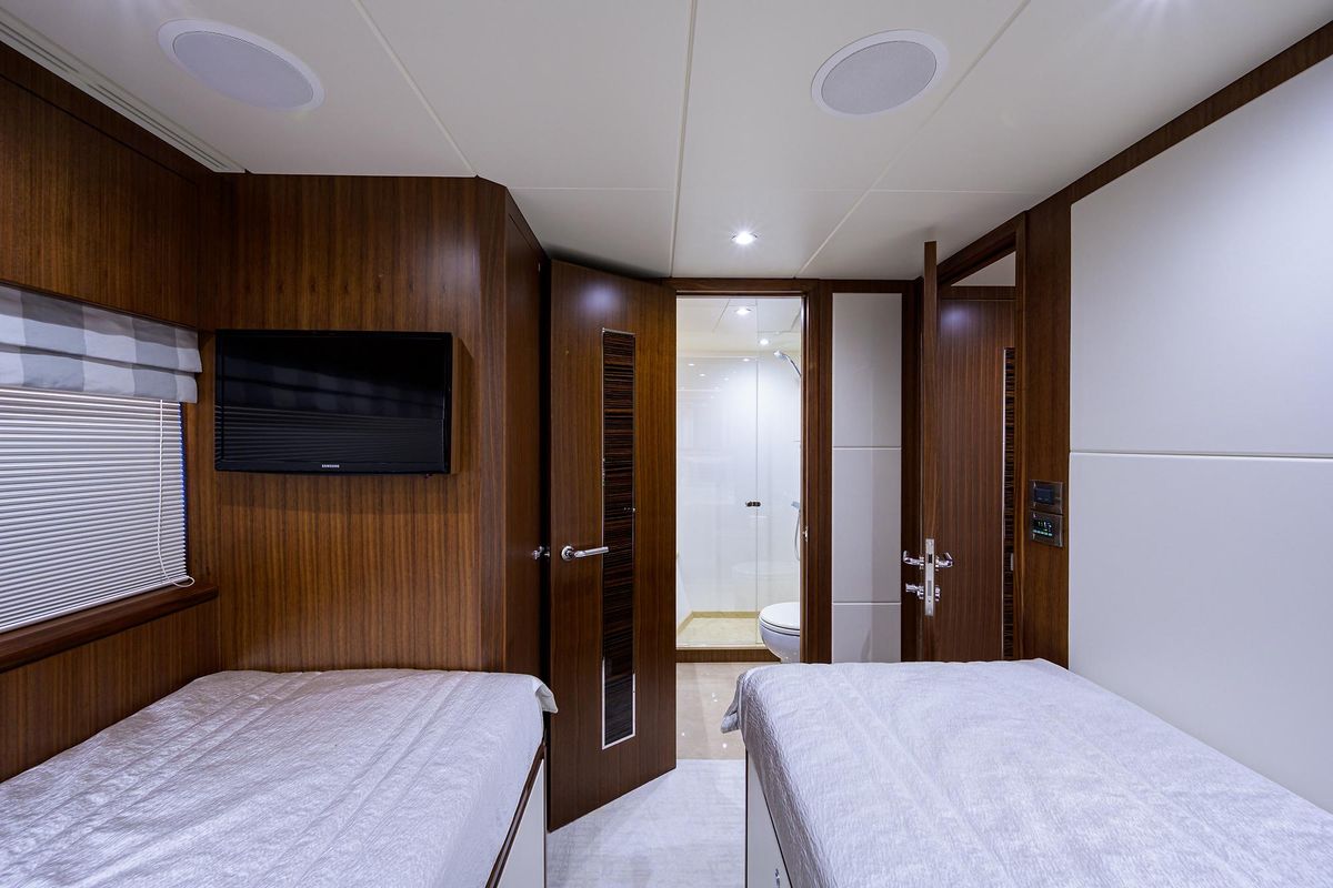 2019 Ocean Alexander 100 