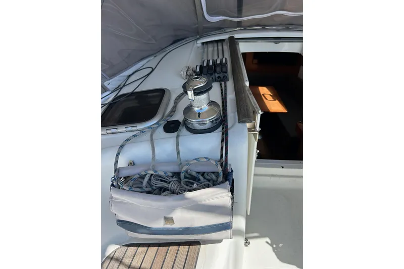 Banyan Sea Yacht Photos Pics Deck of 2008 Beneteau Oceanis 43 sailboat with winch and ropes.