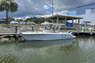 Robalo r272