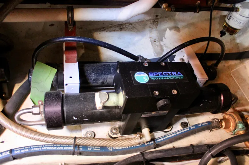 Manu Wai Yacht Photos Pics 