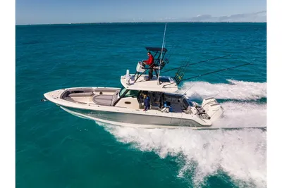 Boston Whaler 360 Outrage