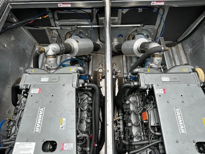 Commander Yacht Photos Pics Dual Yanmar engines in a 2014 Wooldridge 31 boat.