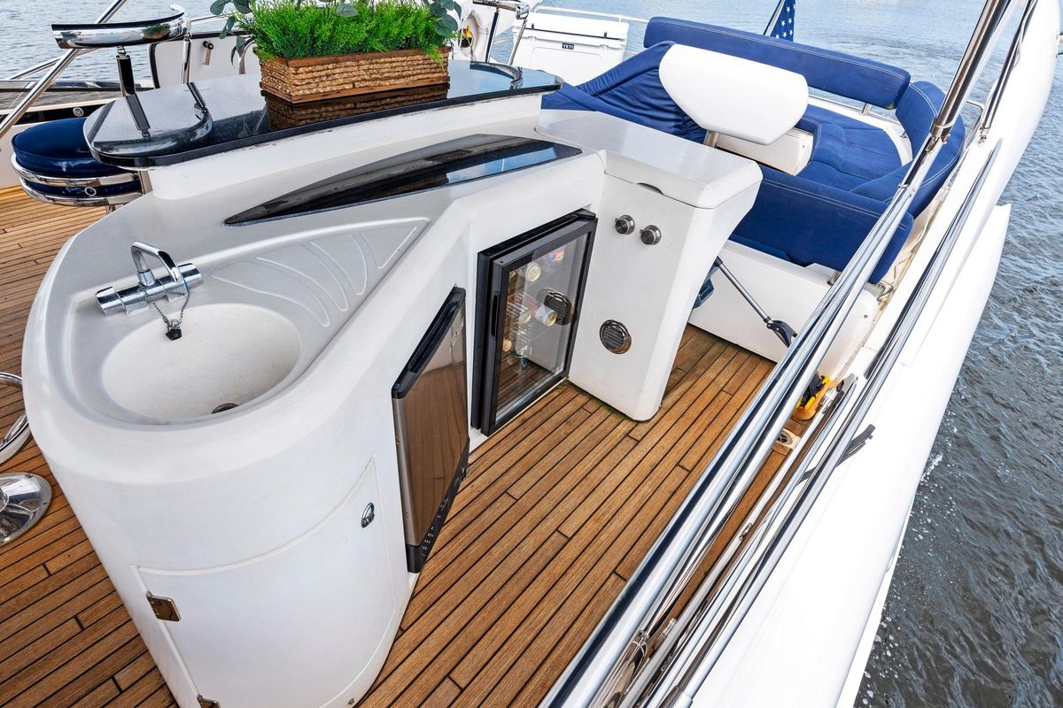 2006 Sunseeker 75 