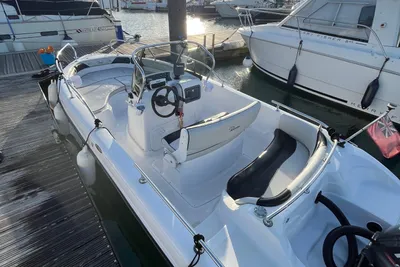 2016 Ranieri Voyager 19