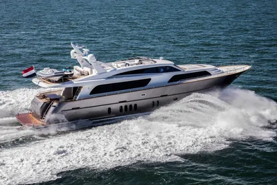 Van der Valk 26M Raised Pilothouse