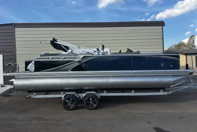 Avalon LSZ Quad Lounge - 23'