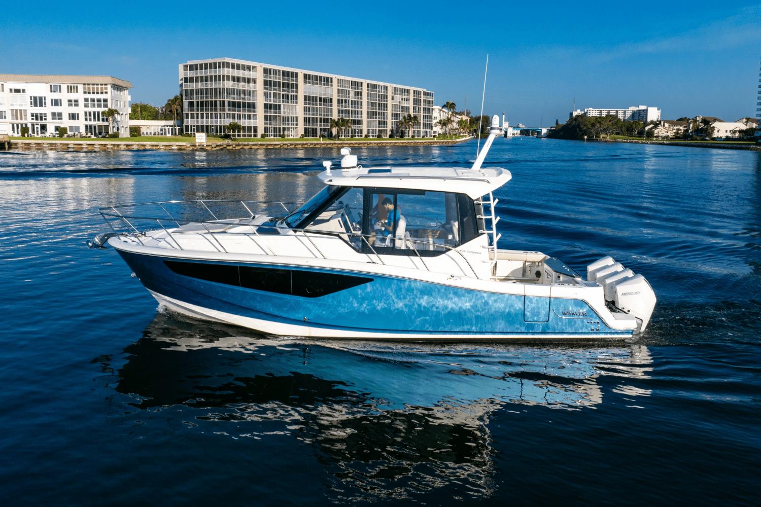 2021 Boston Whaler 405 Conquest Walkaround for sale - YachtWorld