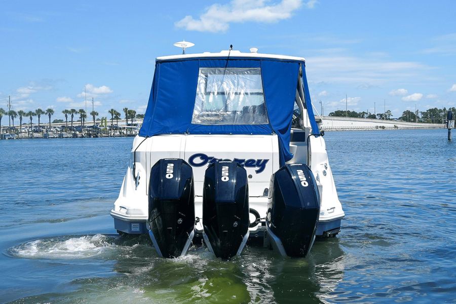 2019 Sea Ray 320 Sundancer Outboard